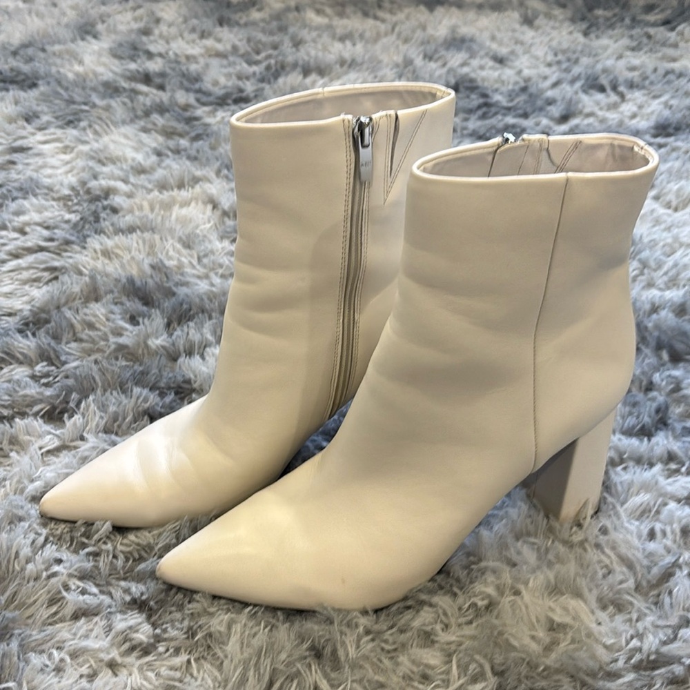 Marc Fisher glorify leather bone size 11 ankle boots